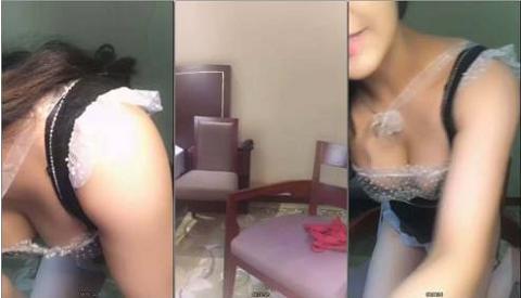 高顔值网红脸美女主播身材苗条性感情趣装脱光道具自慰秀性感翘臀