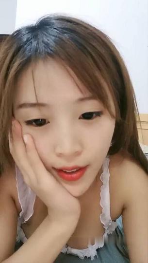 顔值不错苗条身材妹子双人啪啪浴室后入抽插大力猛操再到床上玩