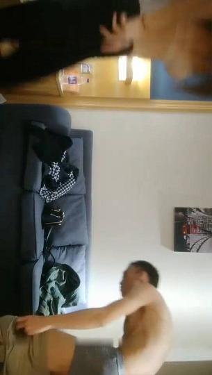 老哥约了个少妇直播啪啪洗完澡开干