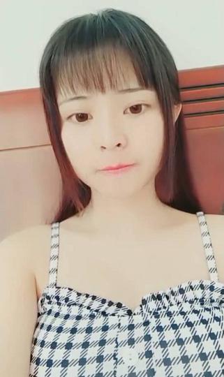 丰满漂亮年轻嫩妹主播奶子又大又圆又挺给炮友口交小穴特写