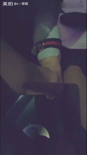 土豪过生日美女主动献身KTV厕所撅屁股求草马桶上无套内射