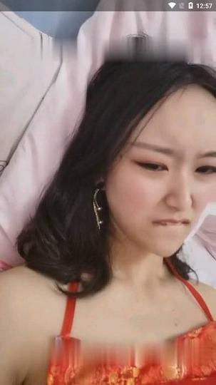 寂寞美女少妇1月24日道具紫薇喷水还能挤奶汁