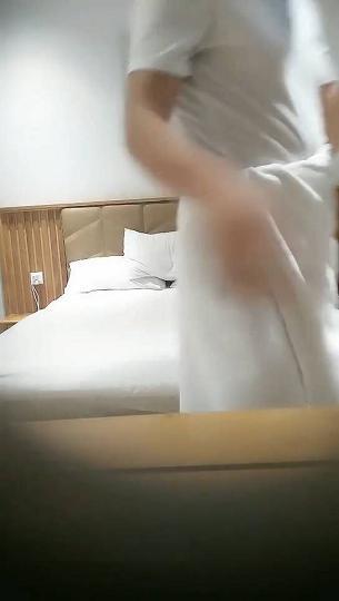 老哥越南找小姐，顔值不错的妹子