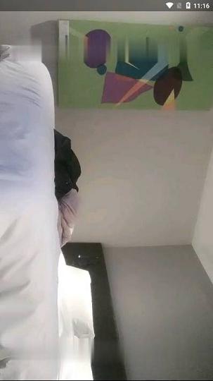 酒店2月20号偷拍笑容甜美的兼职美女