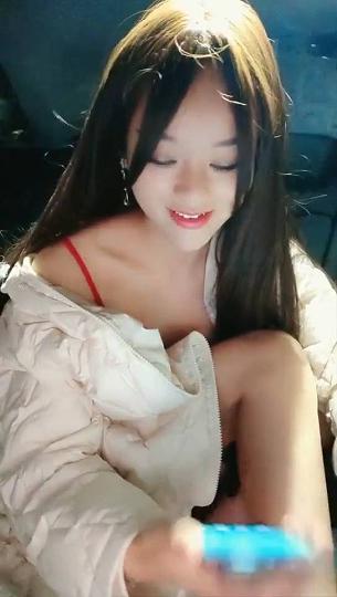 逼逼粉嫩的顔值美女约炮大鸡巴粉丝户外车震无套内射小淫穴