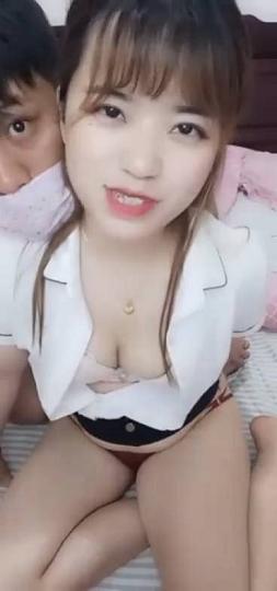 长相甜美萌妹和纹身炮友啪啪，坐大屁股上下套弄