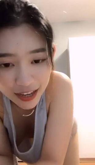 非常有味道的小少妇约网友到家里啪啪