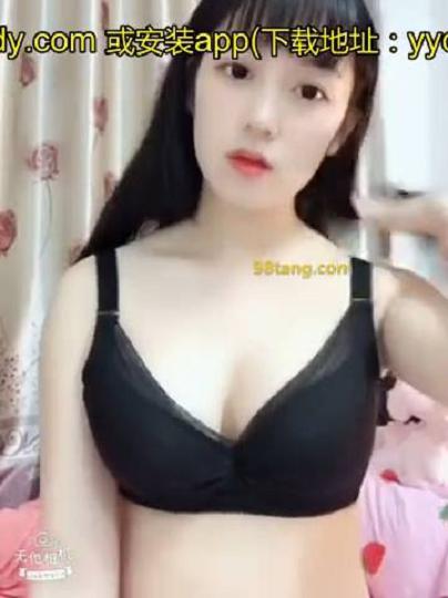 高顔值粉嫩姐姐看着诱人的酮体，肉肉的肥穴，蓝色AV棒狂插淫穴流水，听着那呻吟声好想要好想插她！