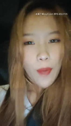 爸爸的小骚货现在00后太淫荡，大鸡巴无套插入不过瘾，跳蛋辅助到高潮