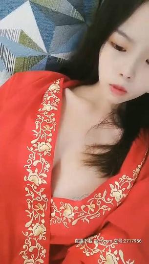 你的苏苏呀红色汉服极品大奶妹子，假屌骑坐翘屁股后入浴室湿身诱惑