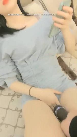 蜜汁少女粉嫩紅唇苗條妹子和炮友激情啪啪，翹起圓潤性感屁股