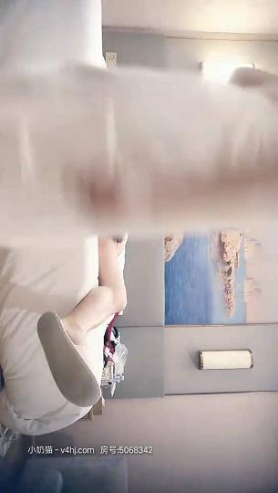 极品大胸外围小姐姐返场，乳浪翻滚风骚尤物，性欲旺盛骚叫连连