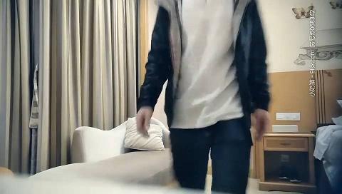 极品车展模特，大长腿高顔值女神，肤白如玉温柔体贴，激情啪啪娇喘连连