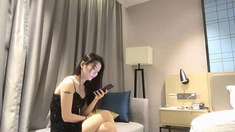 小宝寻花第二场约了个气质高颜值美女啪啪，舌吻调情洗完澡开干