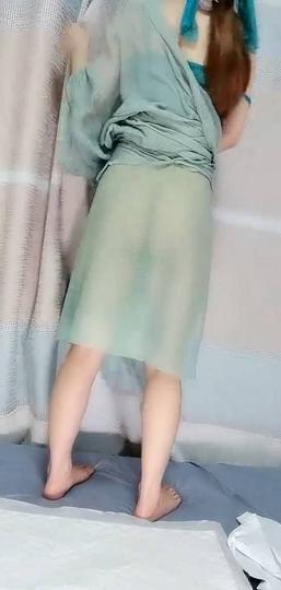 高颜值气质美女今天试试古装风插B喷水骚话不断