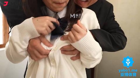 麻豆系列MKY-HS-004_催情民宿_偷下春药3P干爆夫妇官网抓取x