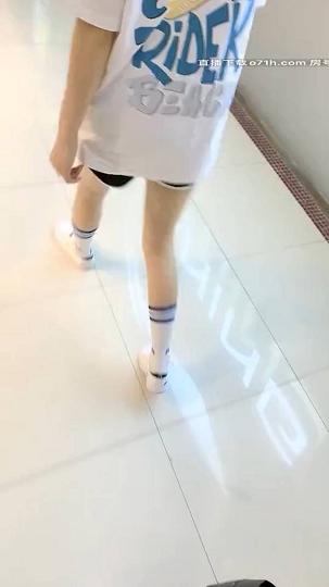 美腿主播AVOVE_2020.09.24厕所挑战商场啪啪，