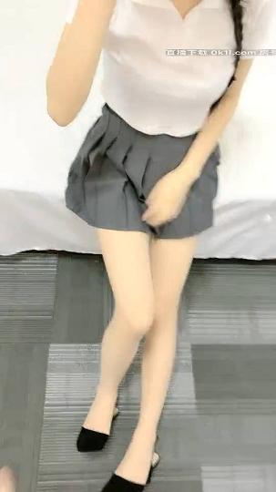 美腿主播AVOVE_2020.09.29-射腿‖酒店‖白Polo衫灰百褶裙‖肉丝高跟‖麻花辫