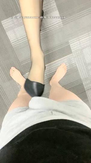 美腿主播AVOVE_2020.10.13.1‖酒店‖黑色长袖包臀裙‖黑丝高跟.T