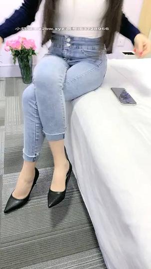 美腿主播AVOVE_2020.12.03‖酒店‖黑开衫白吊带背心蓝牛仔裤‖无丝高跟‖背式骑乘内射小姐姐_T