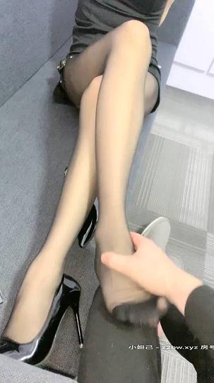 美腿主播AVOVE_2021.01.07-口爆‖酒店‖黑色露沟包臀裙‖黑丝高跟‖射嘴里，都给我