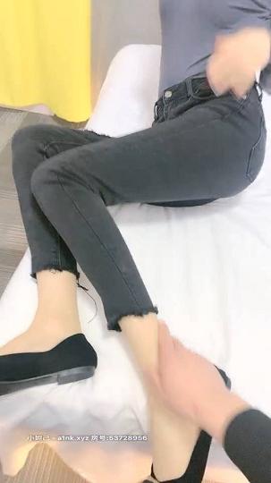 美腿主播AVOVE_2021.03.05无套内射性感御姐