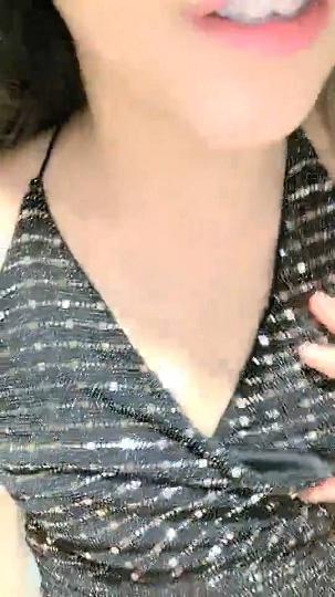 美腿主播AVOVE_2021.05.13最强美腿蜜臀尤物性感超短裙.无套内射，妹子长相可能不是最漂亮的，但那双笔直又长的美腿绝对数一数二