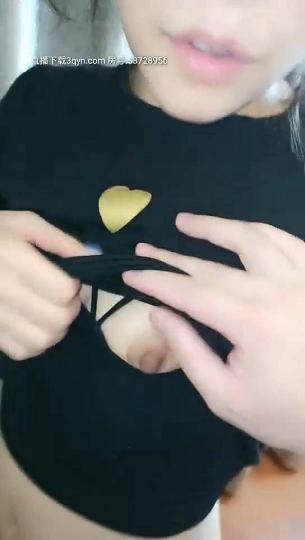 美腿主播AVOVE_Avove性感肥臀妹子高跟鞋翘屁股手指插入，炮友舔逼口交上位骑坐猛操