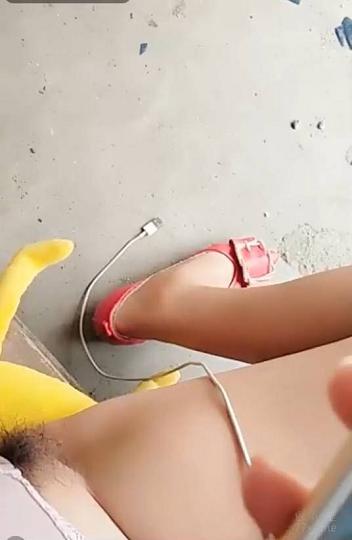 豪乳長舌主播今天碰壁了勾搭大爺倒貼錢也不肯操轉勾搭了一個司機大哥完成任務