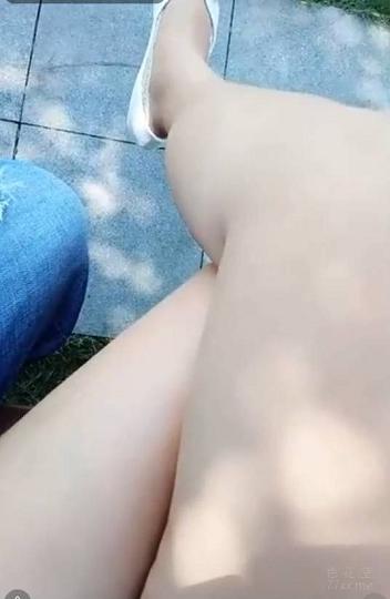 豪乳長舌主播勾搭老大爺摸摸就軟改勾外賣小哥會租房被小哥爆操十分滿意感動