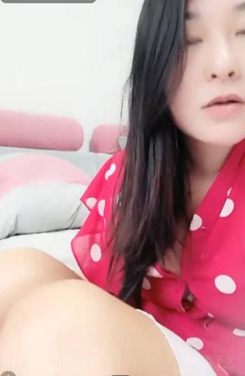 豪乳長舌主播天熱不敢去戶外勾引約老客人哥哥家裏操逼有空調就是舒服操的也盡興