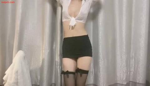 推特肤白貌美红粉佳人uttdiixycute裸舞2