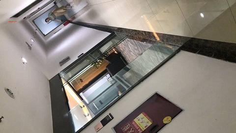 新年厕拍礼包9月最新流出4K超清拍脸有拍B原始版-太激动了身穿绿衬衣黄裙子公司最美的女神的馒头B_new.avi