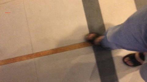 新年厕拍礼包9月最新流出4K超清拍脸有拍B原始版-玩手机的马尾辫素颜小姐姐私处好粉嫩鲍美汁多_new.avi