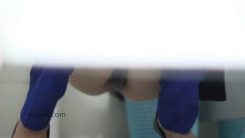 新年厕拍礼包制服空乘白带流出