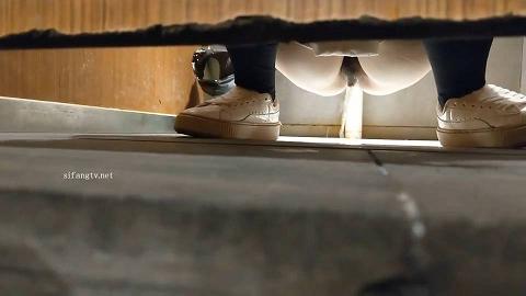 新年厕拍礼包尾随跟踪32