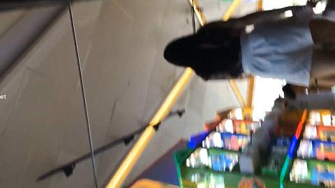 新年厕拍礼包尾随跟踪58