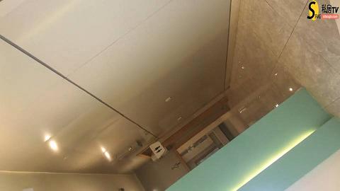 新年厕拍礼包最新商城专挑美女第1部：黑高跟白丝袜母婴技师保养得真好肥穴紧成了一条线