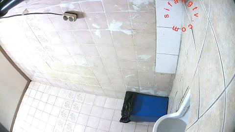 新年厕拍礼包酒店公厕偷拍两个聚会的大学妹一个美眉喝醉了闭眼嘘嘘差点趴地上撅起的粉嫩菊花红透诱人_new