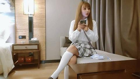 小东小东探花小陈总坐镇，爱徒继续约外围，极品JK美少女，黑丝沙发视角，啪啪后入白皙翘臀