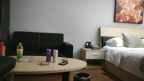 极品外围女神，杏眼红唇，肤白貌美，扶屌进洞娇喘诱人，欲仙欲死做爱表情尽收眼底