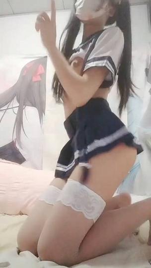 双马尾学生制服超