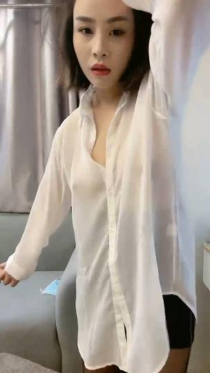 性感MM气质女友和小鲜肉男友在家