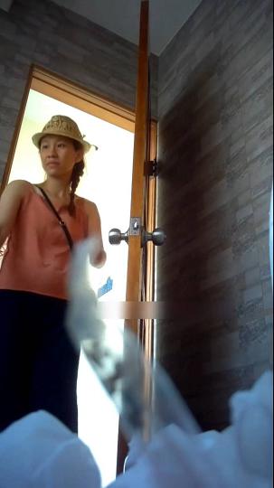 游乐场全景偷拍多位漂亮的大屁股美女最完美的角度14