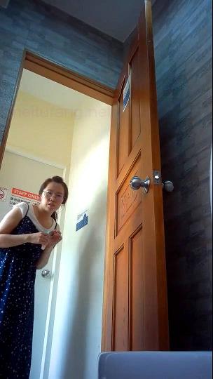 游乐场全景偷拍多位漂亮的大屁股美女最完美的角度19