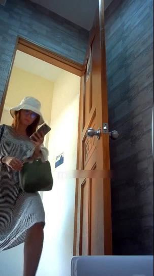 游乐场全景偷拍多位漂亮的大屁股美女最完美的角度18