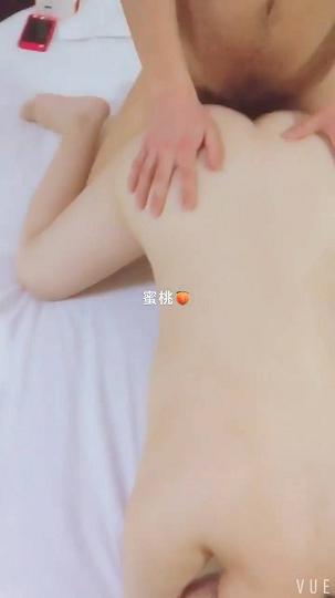 极品推特女神52mitao〖蜜桃52〗性爱私拍流出如约而至的后续那个时候异地恋在北方上学男友发小在同一个城市他们刚刚毕业的时候住在我们租的房子里每次做我都忍着不说