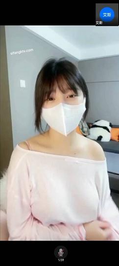 抖音拥有10w粉的清纯妹子会议室私密直播大秀8