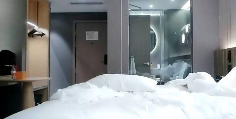 中年大叔网约兼职学生妹，先给大家看看照片