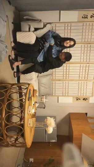 探花大合集2022-5-13锤子丶探花花臂纹身骚货，要在沙发上操，手指扣穴调情，正入一顿输出